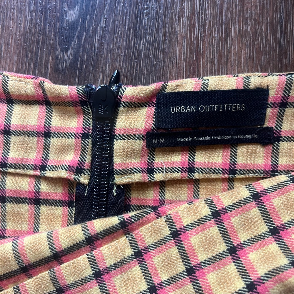 Urban Outfitters Mini Skirt, size Medium - Picture 5 of 7